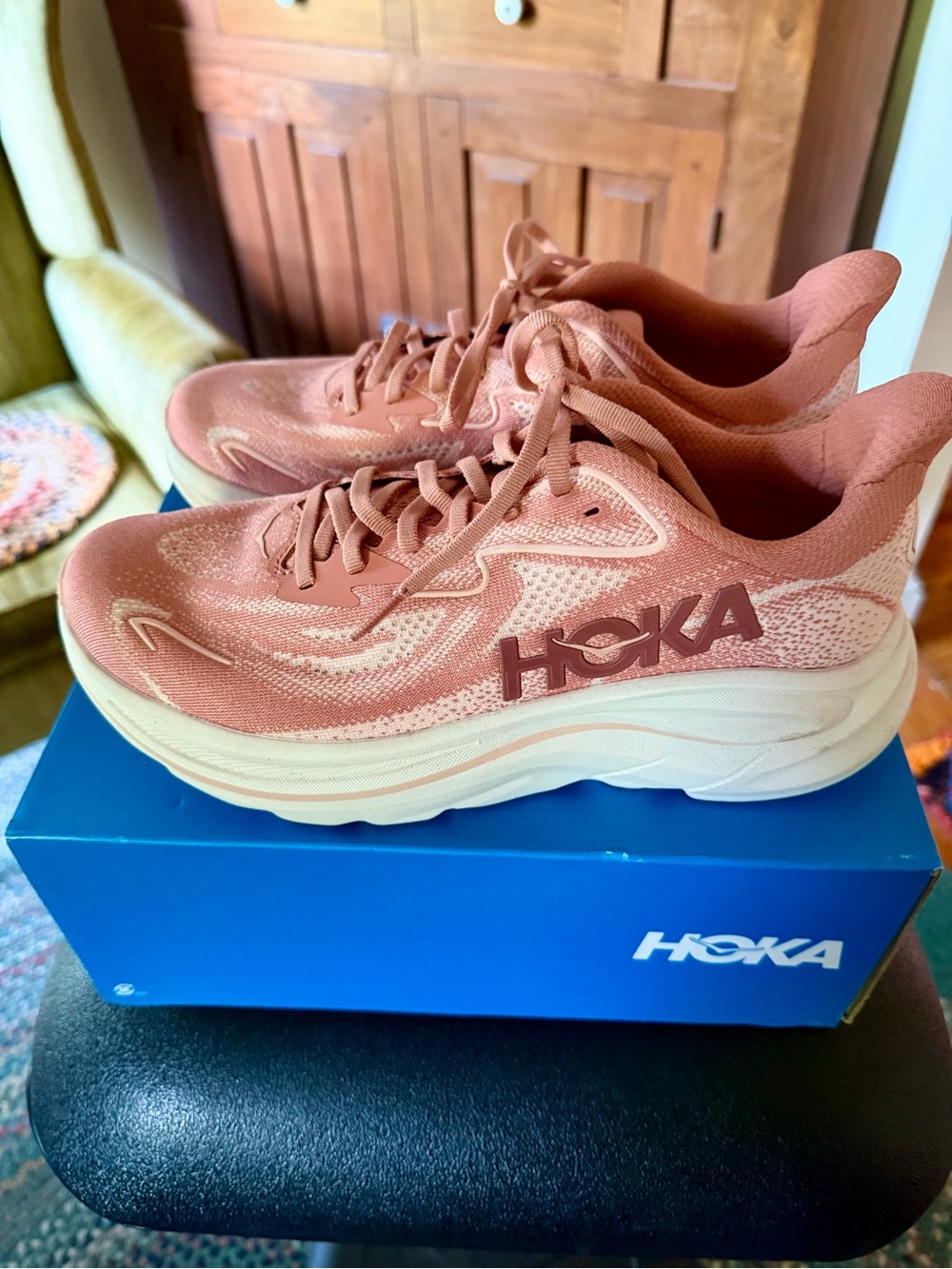 Hoka Women's Clifton Running Shoes 9 Excellent Like New Condition